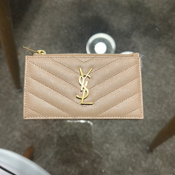 YSL Card Case- CASSANDRE MATELASSÉ FRAGMENTS CARD CASE IN GRAIN DE POUDRE LEATHE - Picture 1 of 4